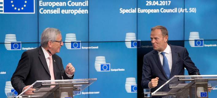 Μουσική…μονομαχία για το Brexit – Γιούνκερ και Τουσκ παρέθεσαν Πoλ ΜακΚάρτνεϊ και Τζον Λένον